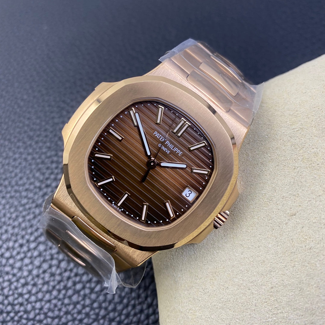 Patek Philippe Geneve Swiss Watch (40mm Nautilus / PPF Factory 5711) (Movement 330SC)