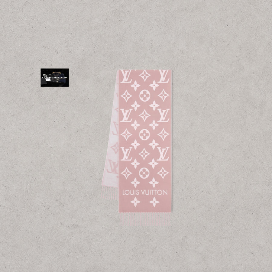 LV Essential Scarf