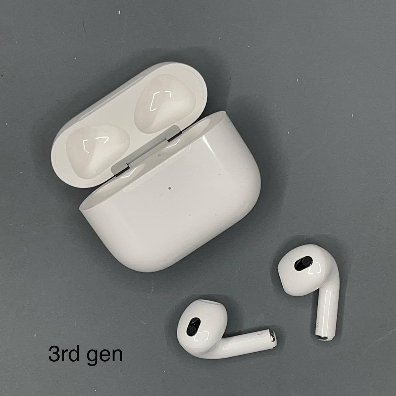 Air Pods (FREE 1-3 DAYS FIRST CLASS ROYAL MAIL)