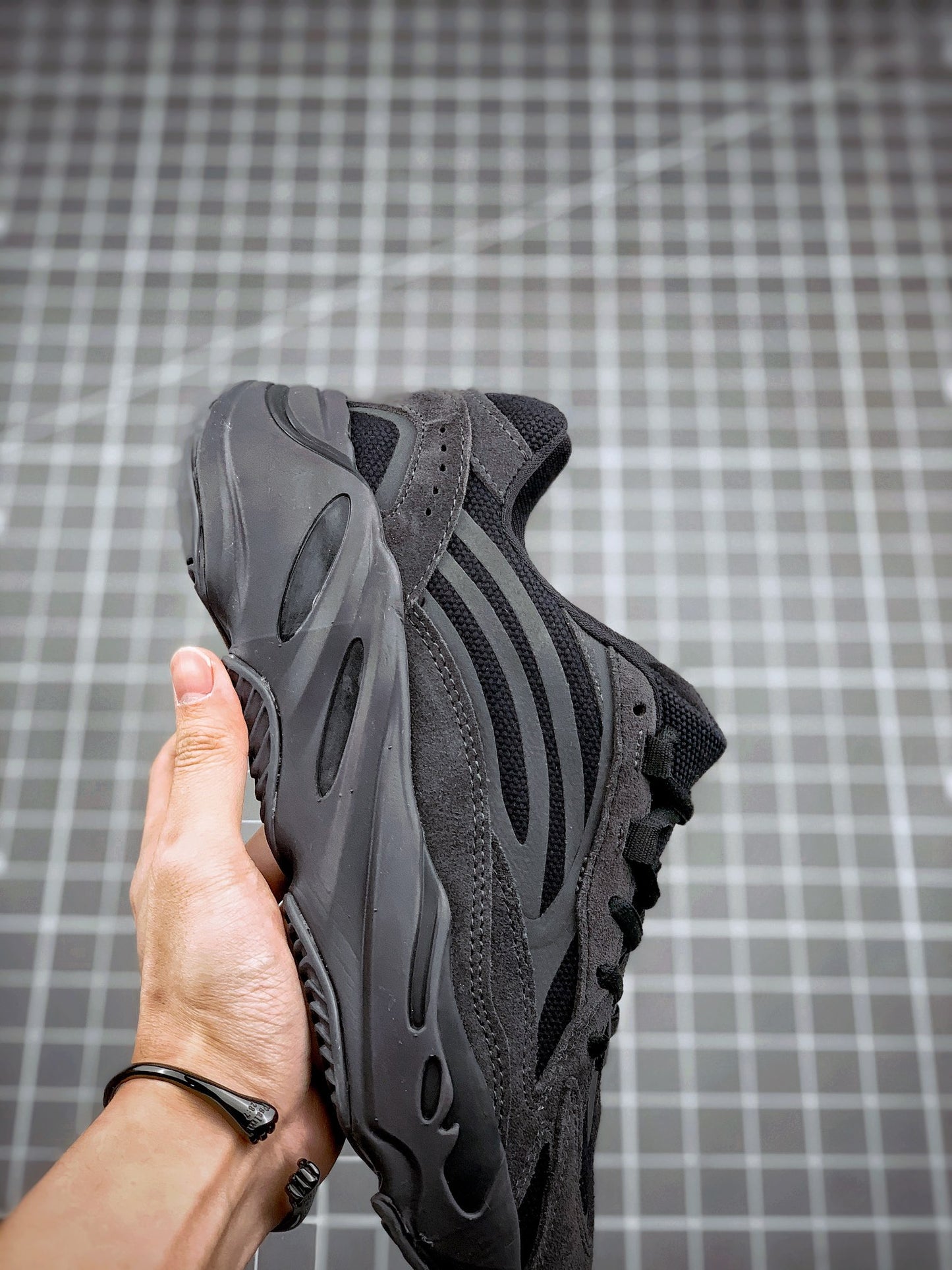 Adidas Yeezy Boost 700 V2 'Vanta'